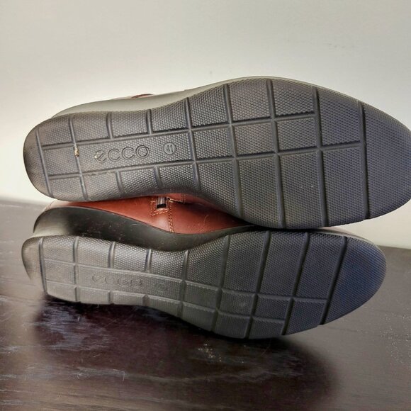 Ecco brown leather cross buckle wedge ankle boots. Size 41 (U.S. size 10-10.5) - Picture 3 of 5